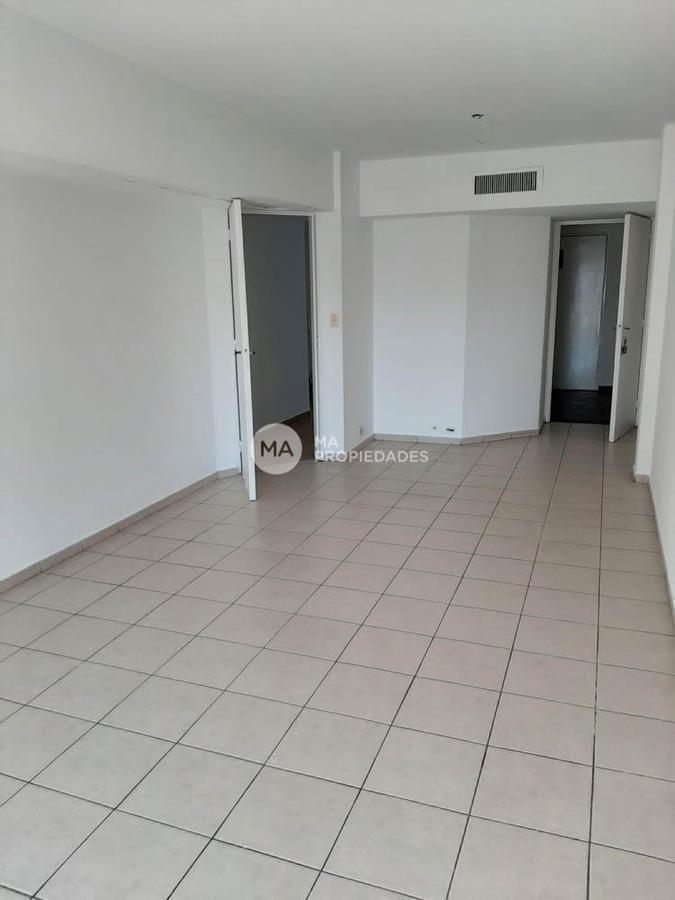 Departamento 3 dormitorios- Montevideo 500 - Martin Rosario | Venta