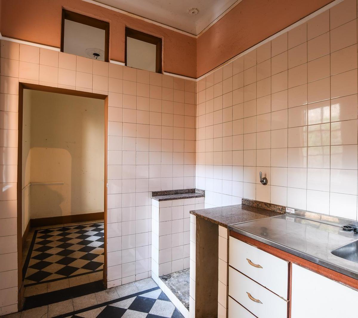 Casa Estilo Inglés, 5 Dorm., Patio y Cochera - San Lorenzo 1900 - Centro - Rosario | Venta 4
