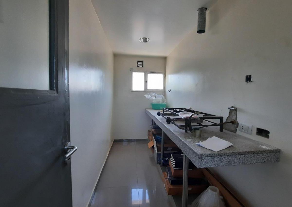 Galpón/depósito 464 m² - Carbia 990 - Fisherton | Venta 2
