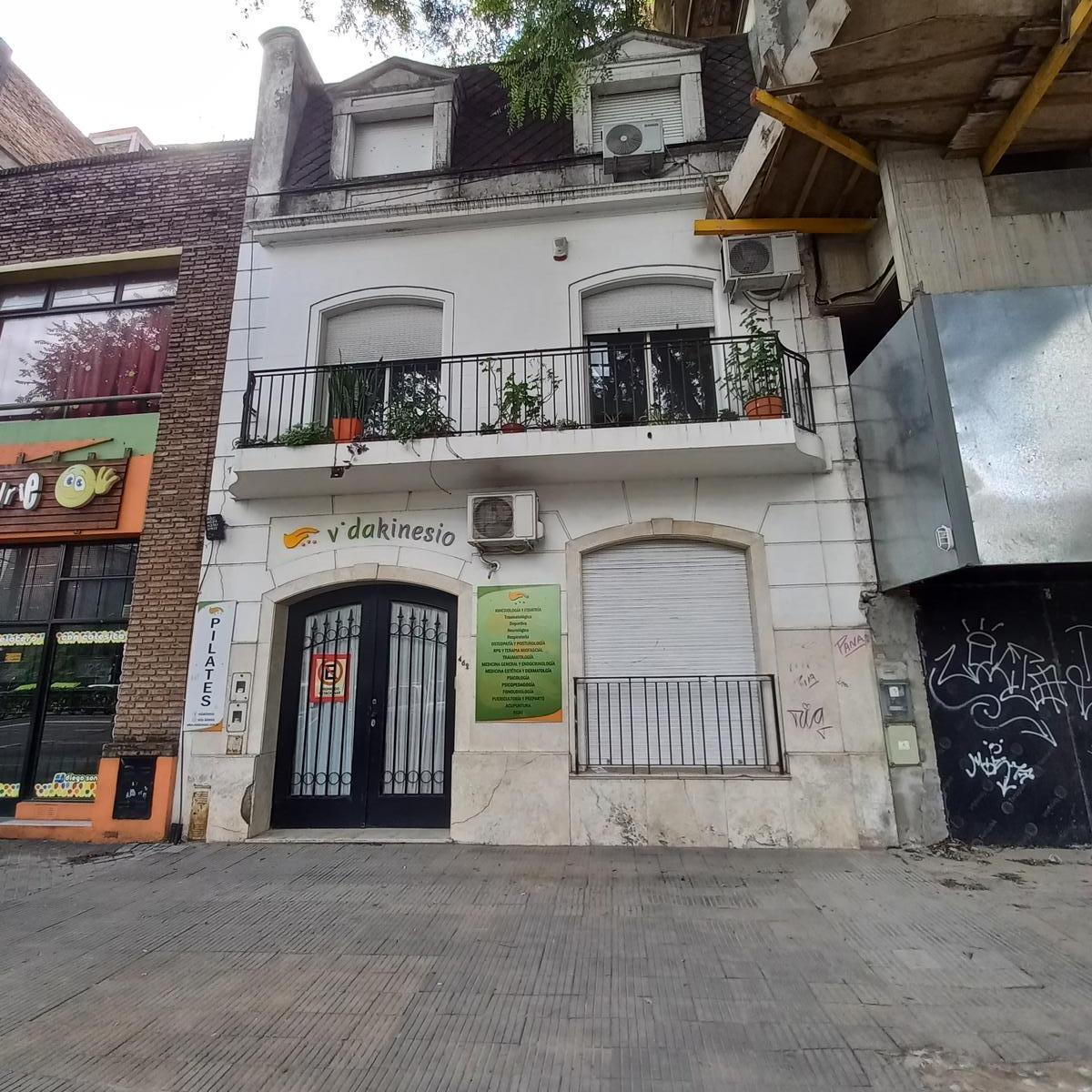 Casa Corte Antiguo, 3 Pisos, Cochera - Av Pellegrini 462 - Centro Rosario | Venta 1