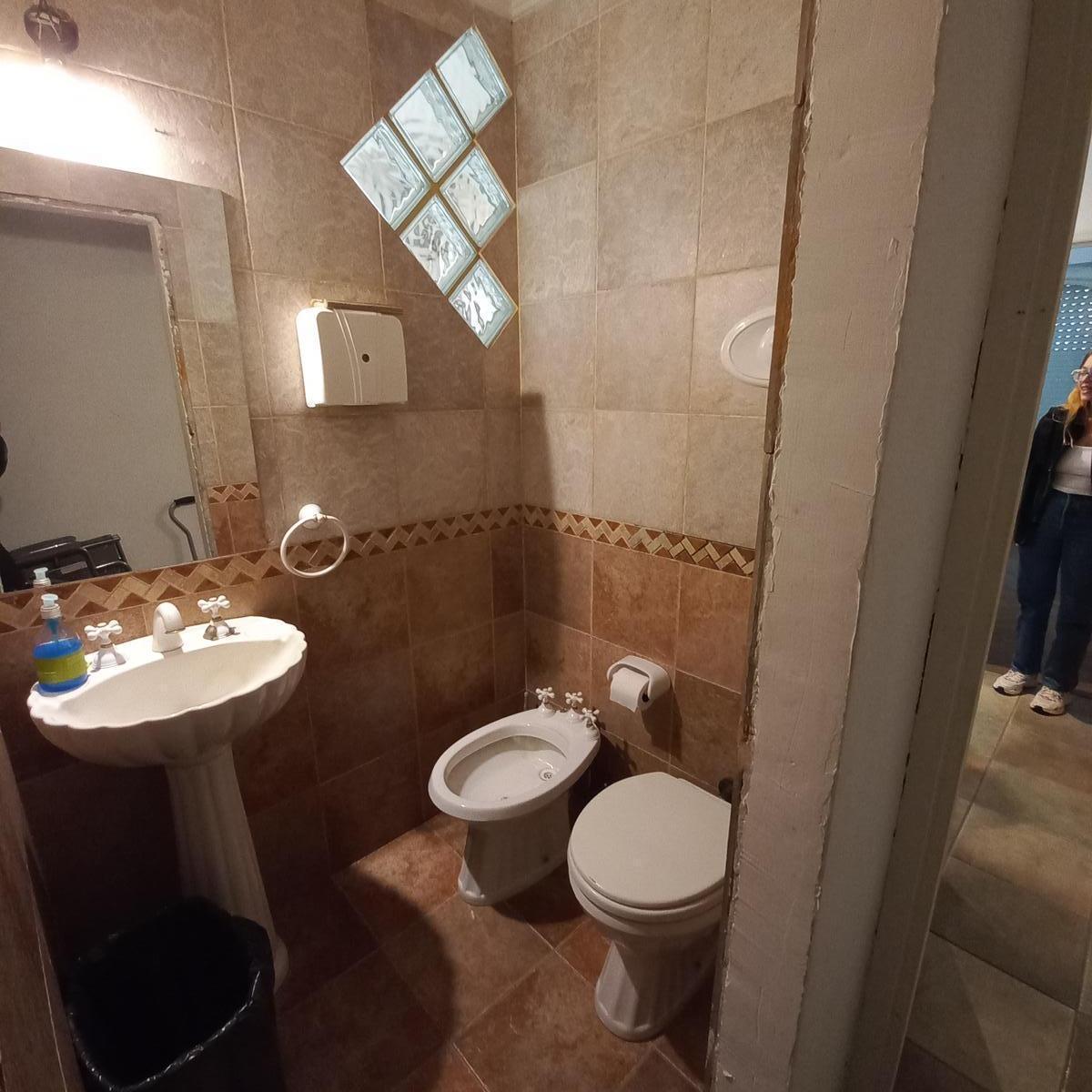 Casa Corte Antiguo, 3 Pisos, Cochera - Av Pellegrini 462 - Centro Rosario | Venta 4