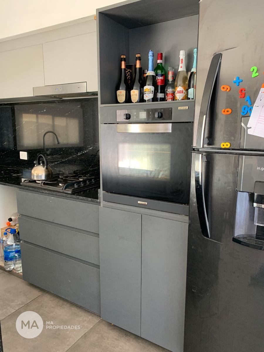 Casa 3 Dorm., 2 Baños y Jardín con Piscina - El Mortero y Calle 4 - Cantegril Funes 5