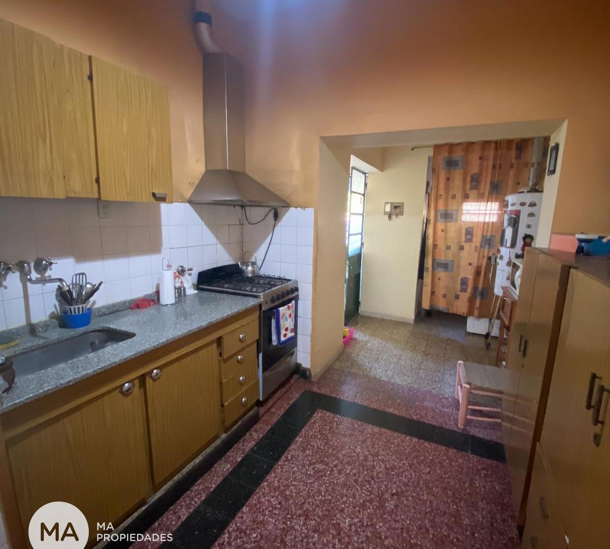 Foto de Casa 3 Dormitorios con cochera - Córdoba 700 - Pérez | Venta, imagen 4