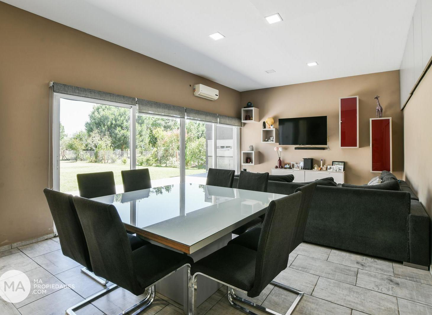 Foto de Casa 3 Dormitorios en barrio cerrado - La Carolina Golf Country Club, imagen 2
