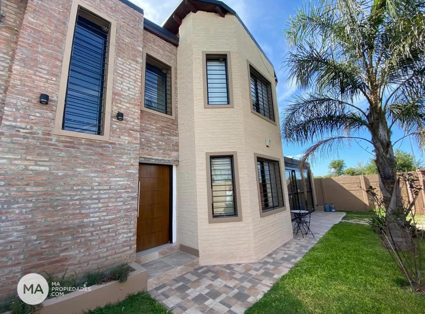 Casa 3 Dormitorios - Acequias del Aire - Roldán | Venta