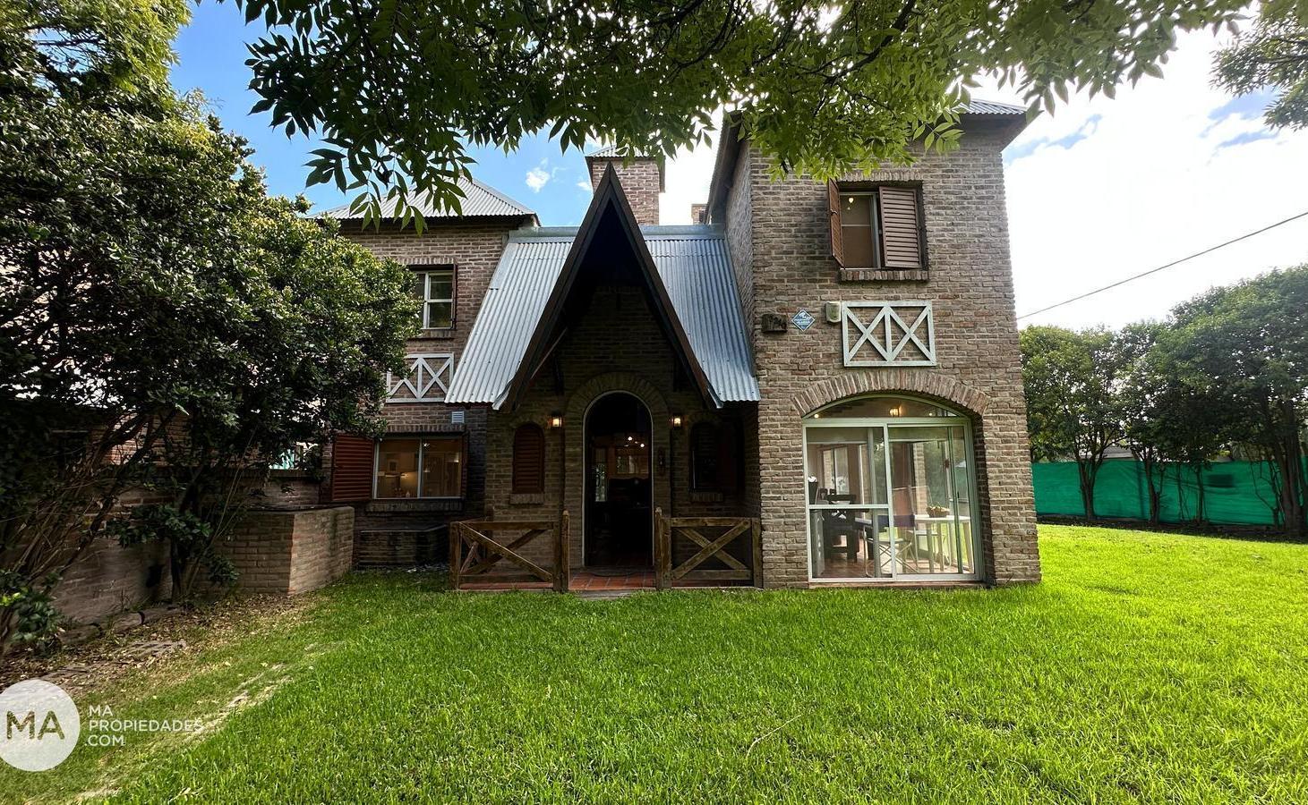 Casa 2 Dormitorios en barrio cerrado - Club Gimnasia y Esgrima - Pueblo Esther | Venta