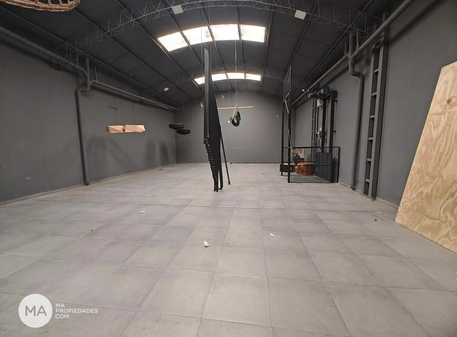 Local comercial 300 M2 - Brown 2100 - Pichincha Rosario | Alquiler 5