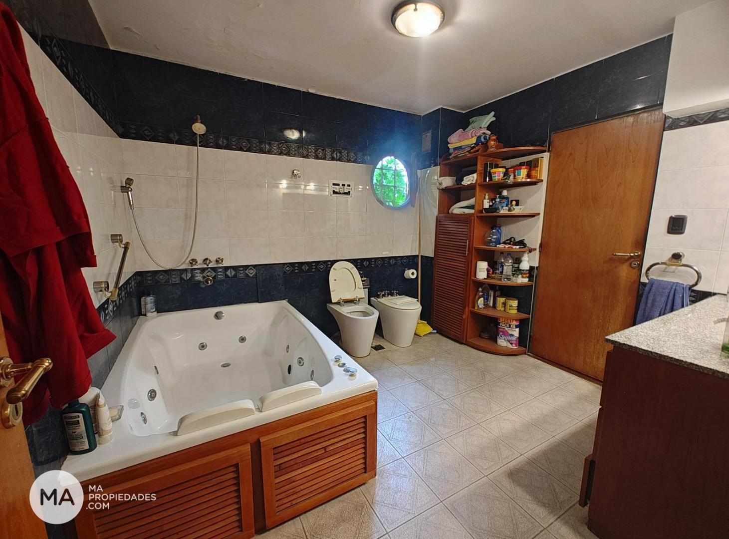 Local Comercial 600 M2 - Av. Pellegrini 3000 - Centro Rosario | Alquiler