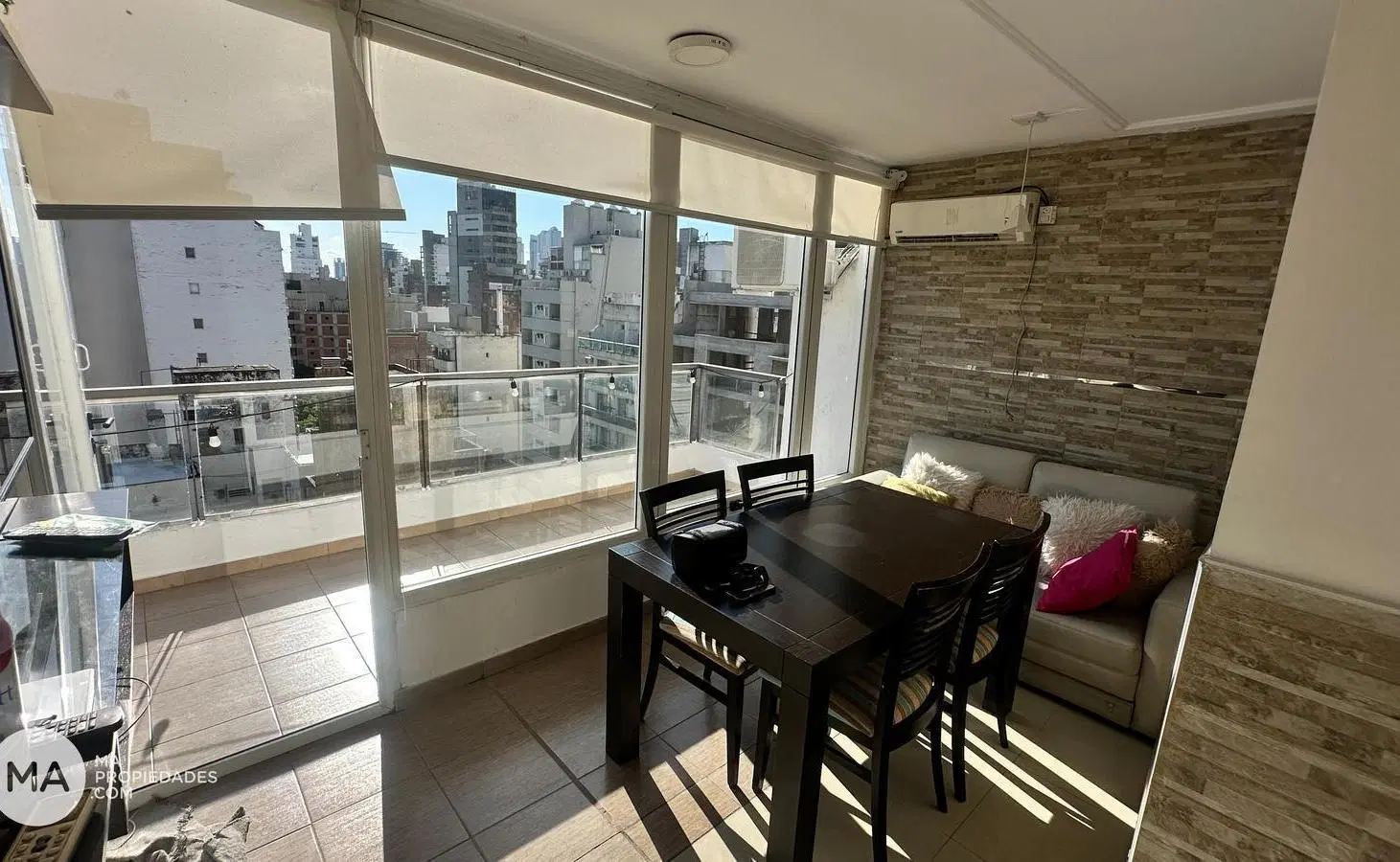 Piso reciclado con terraza exclusiva - Dorrego 10 - Pichincha Rosario | Venta 1