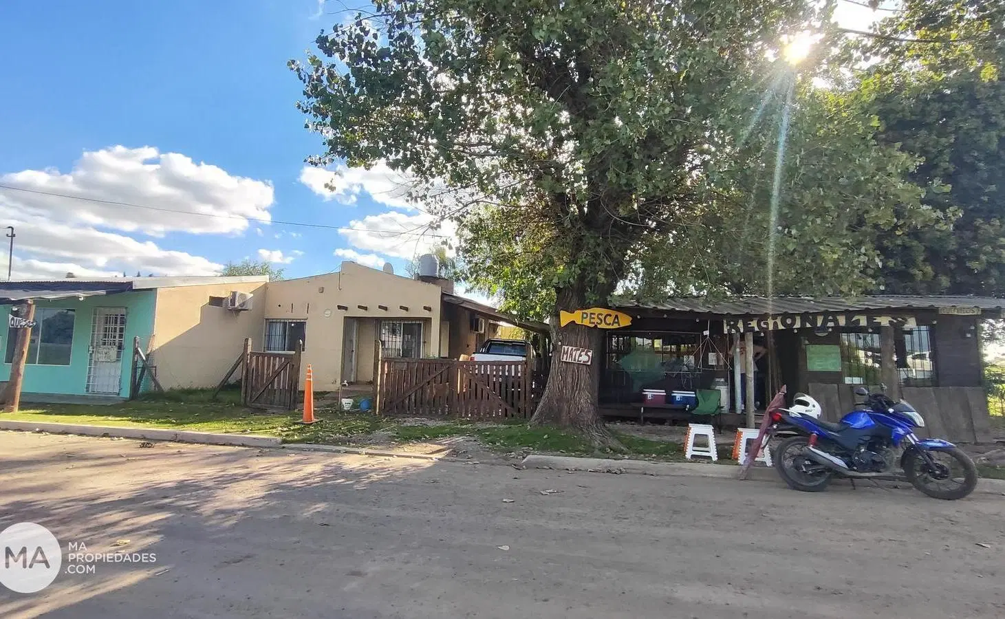 Casa en esquina con locales comerciales cerca de barrio cerrado - Formosa 1000 - Roldán | Venta 4