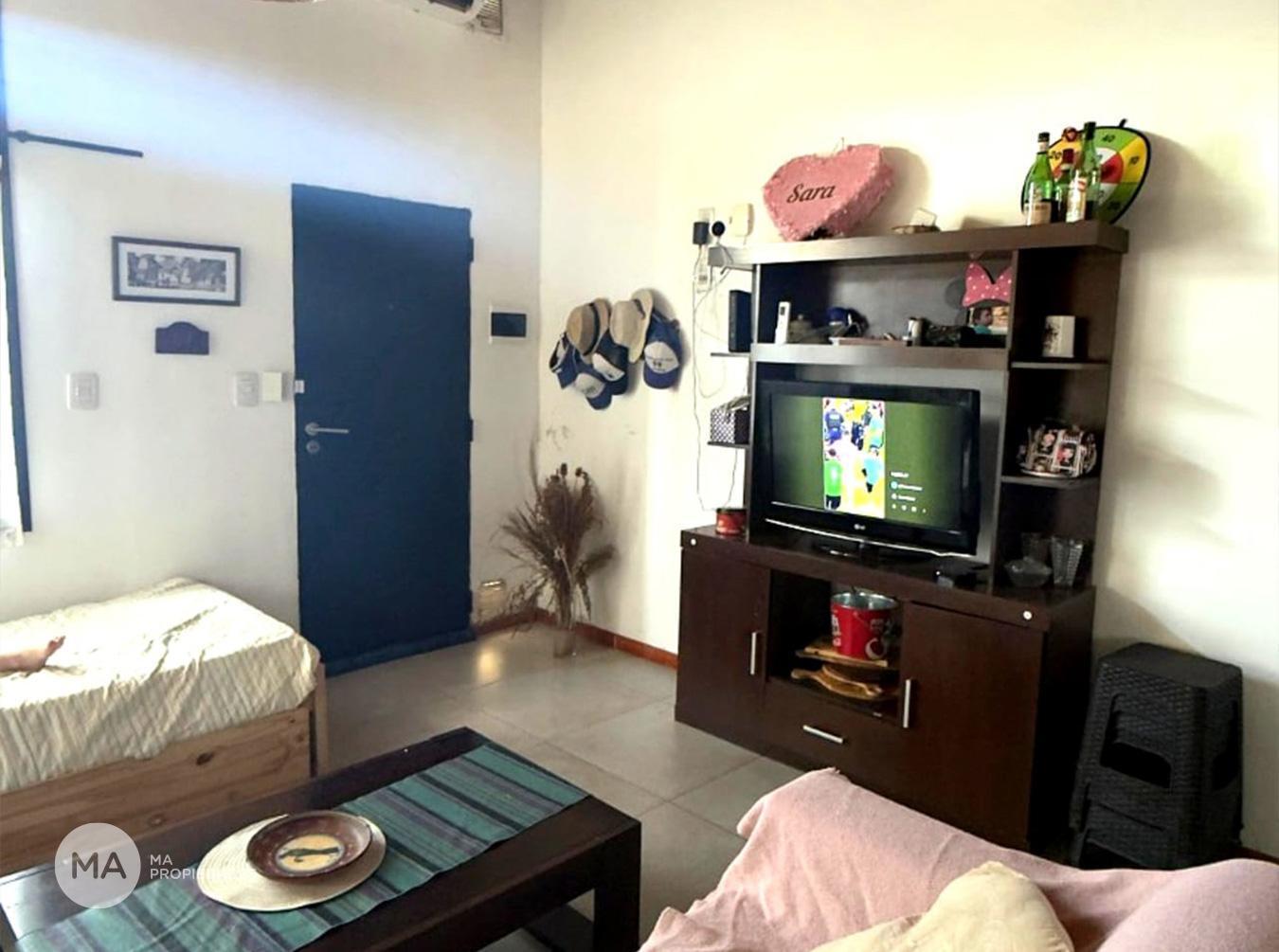Foto de Casa 1 Dormitorio con piscina en barrio abierto - Liniers 300 - Tierra, imagen 1