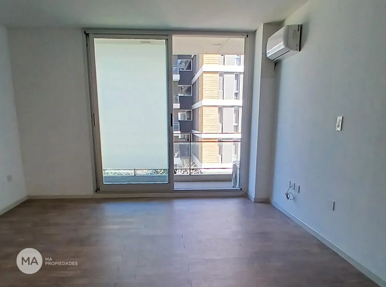 Monoambiente amplio con amenities y cochera - Alippi 9200 - Fisherton Rosario | Venta 4