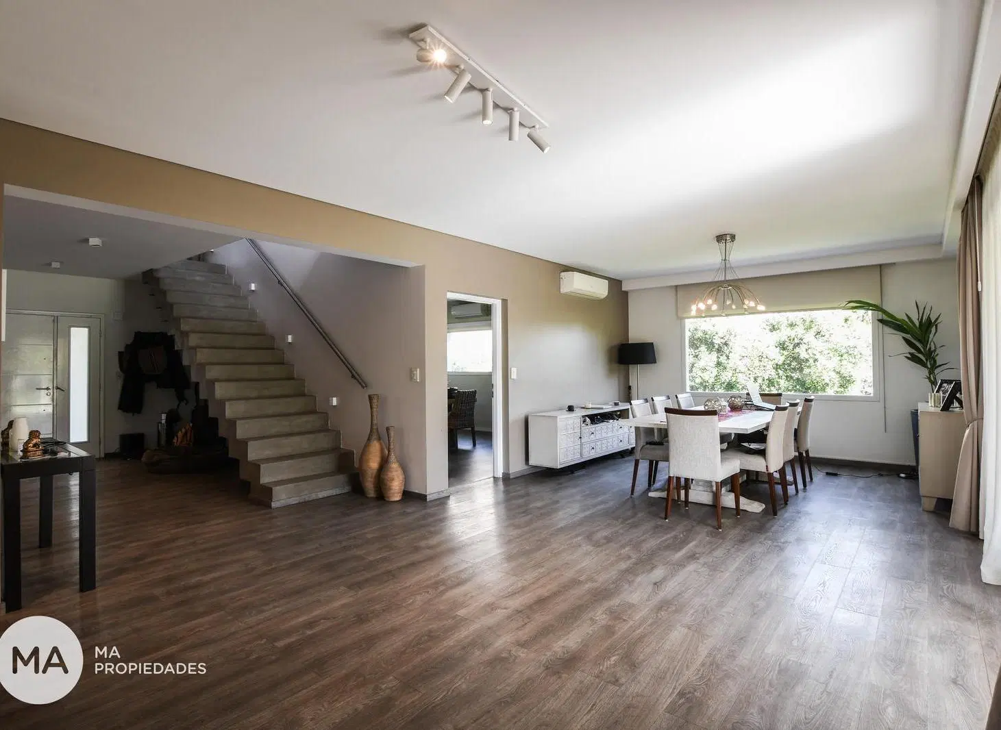 Casa 4 Dormitorios con jardín y pileta en barrio cerrado - San Sebastián - Funes | Alquiler 2