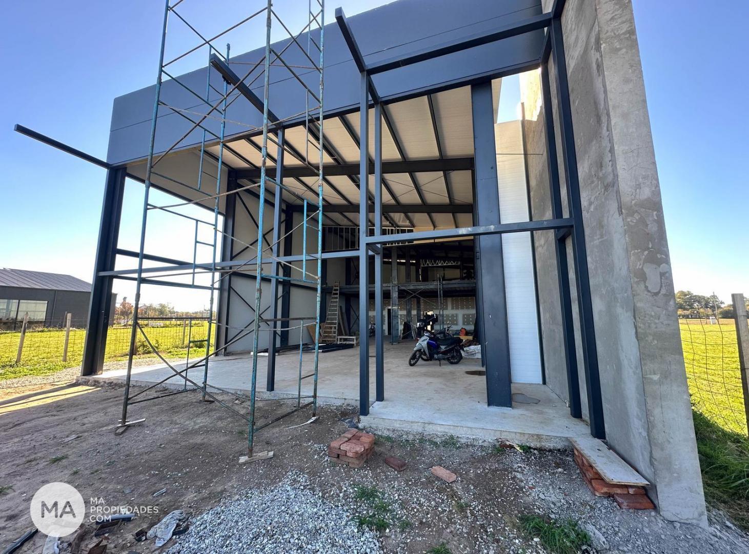 Local comercial 375 m2 - Calmo - Funes | Alquiler