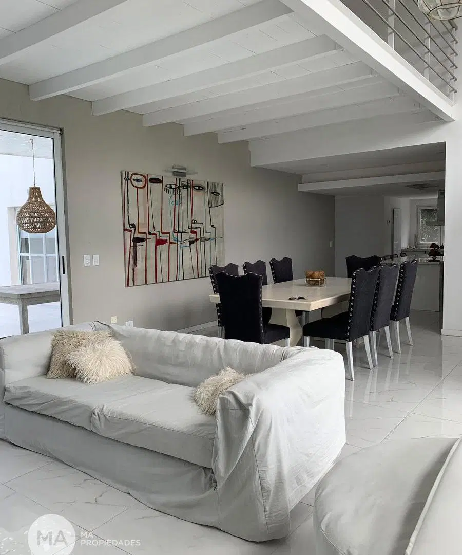 Casa 3 dormitorios con jardín y piscina - Miraflores - Funes | Venta 3