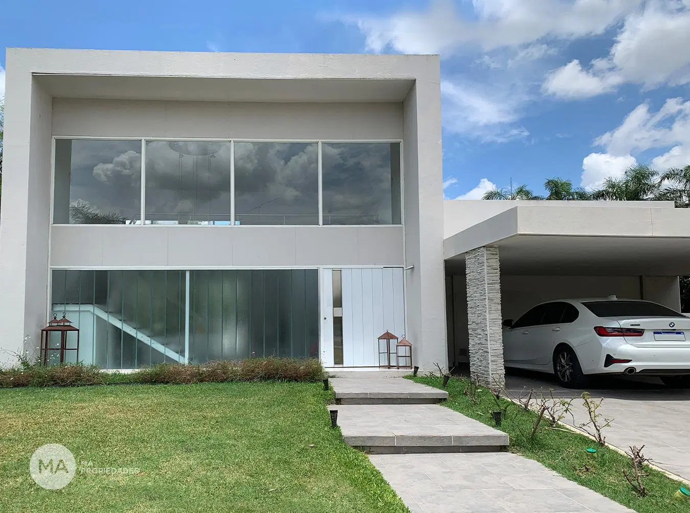 Casa 3 dormitorios con jardín y piscina - Miraflores - Funes | Venta 2