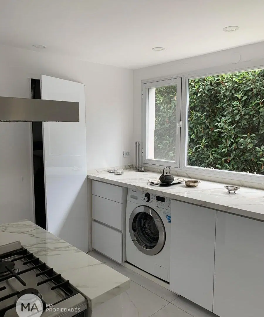 Casa 3 dormitorios con jardín y piscina - Miraflores - Funes | Venta 5