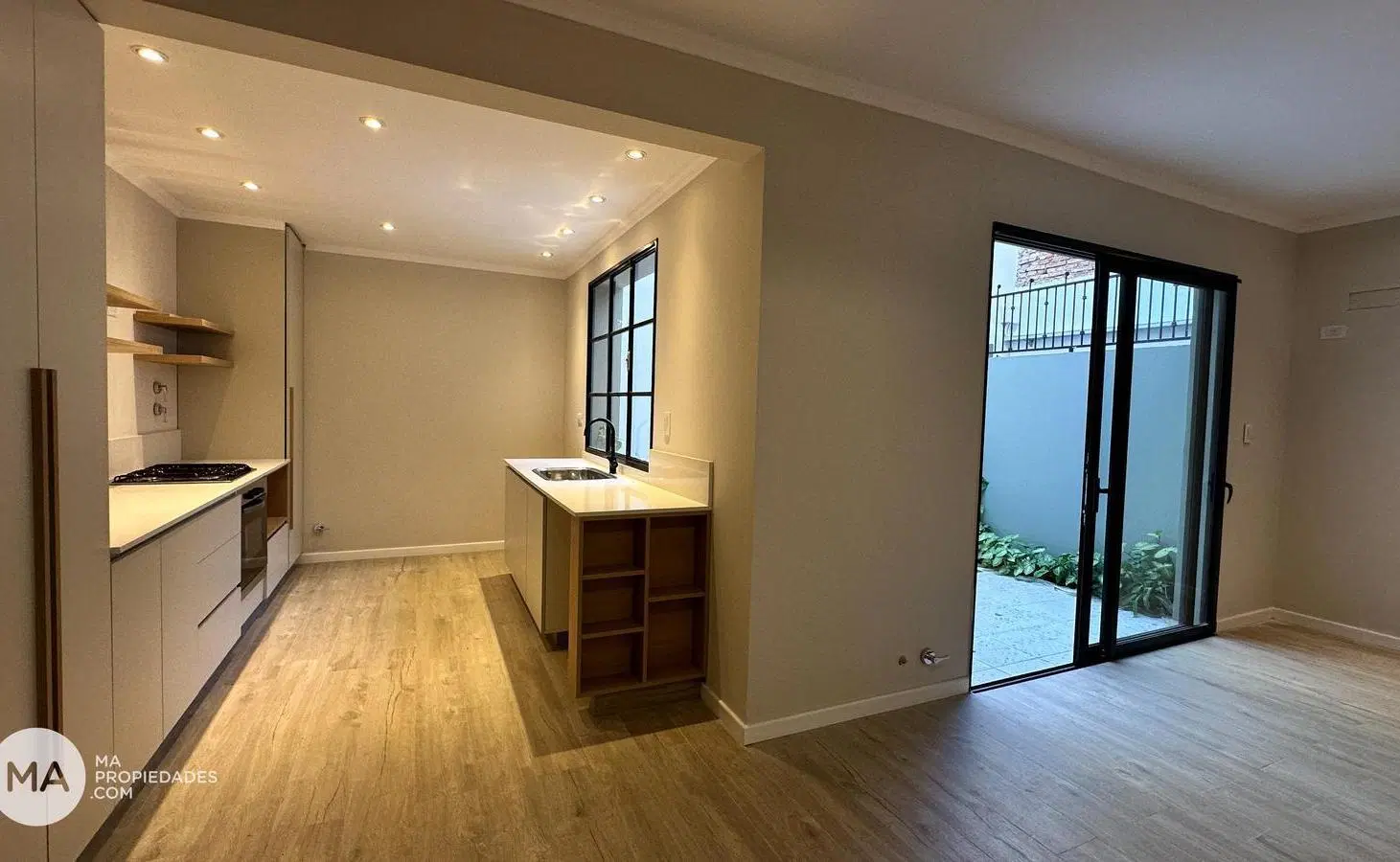 Casa de pasillo 3 Dormitorios con patio y terraza - Mendoza 3000 - Lourdes Rosario | Venta 4