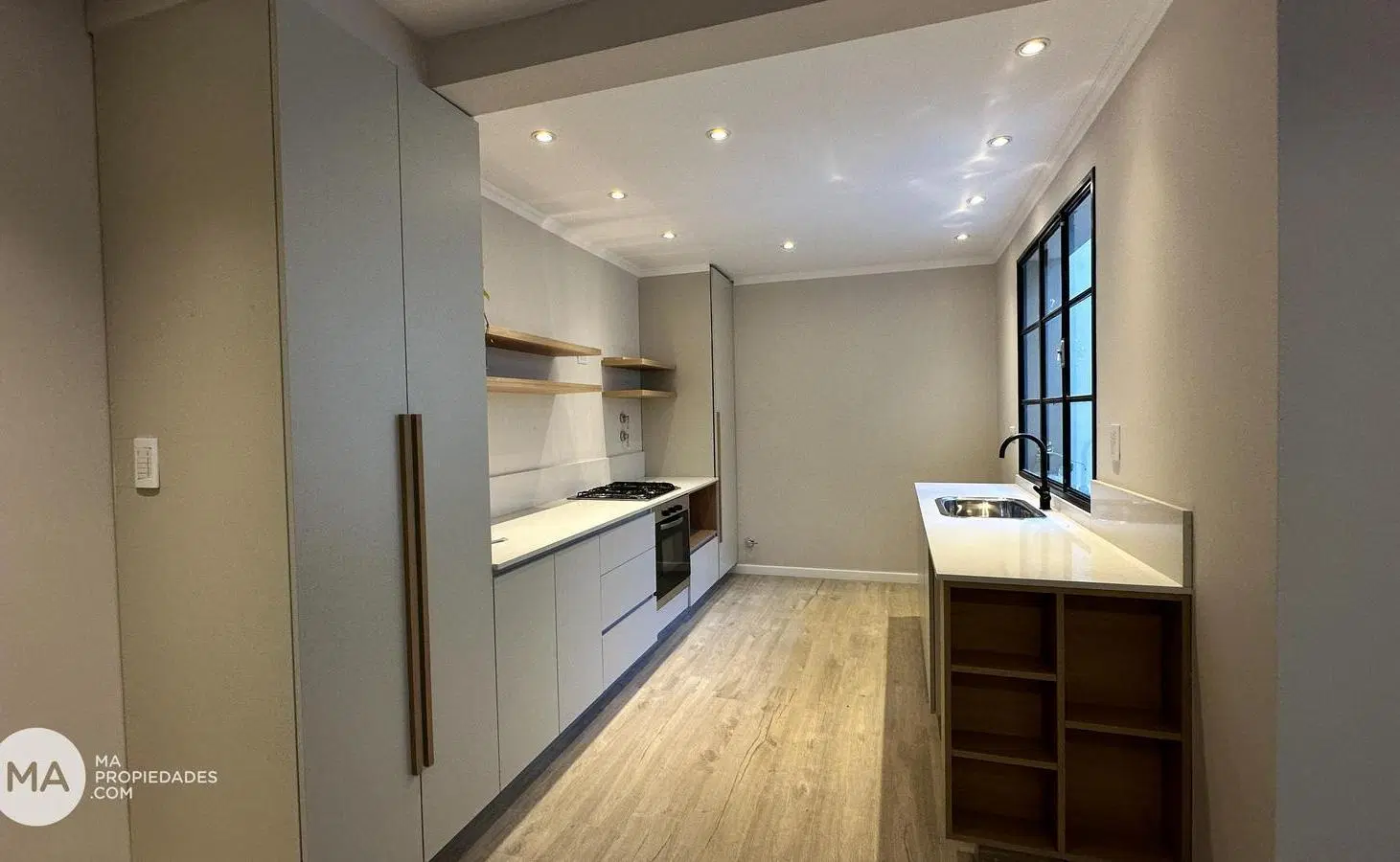 Casa de pasillo 3 Dormitorios con patio y terraza - Mendoza 3000 - Lourdes Rosario | Venta 3