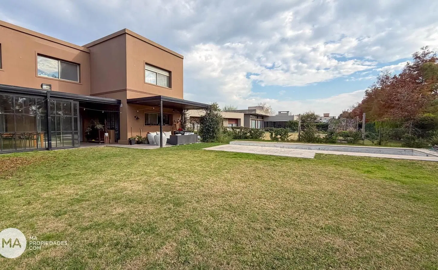 Casa 4 dorm con pileta - Aguadas Barrio Privado - Funes | Venta 3