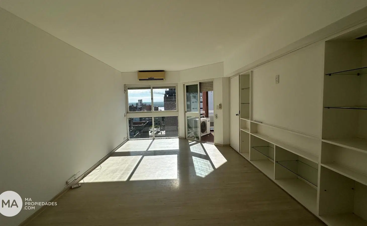 Venta | Departamento 2 Dormitorios con cochera, reciclado - Santa Fe 800 - Centro Rosario 4