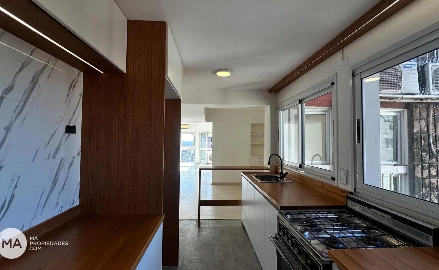 Venta | Departamento 2 Dormitorios con cochera, reciclado - Santa Fe 800 - Centro Rosario 3