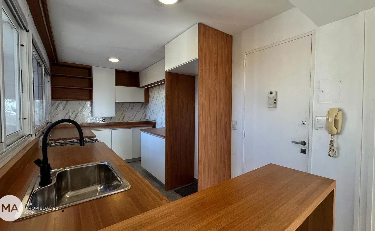 Venta | Departamento 2 Dormitorios con cochera, reciclado - Santa Fe 800 - Centro Rosario 2