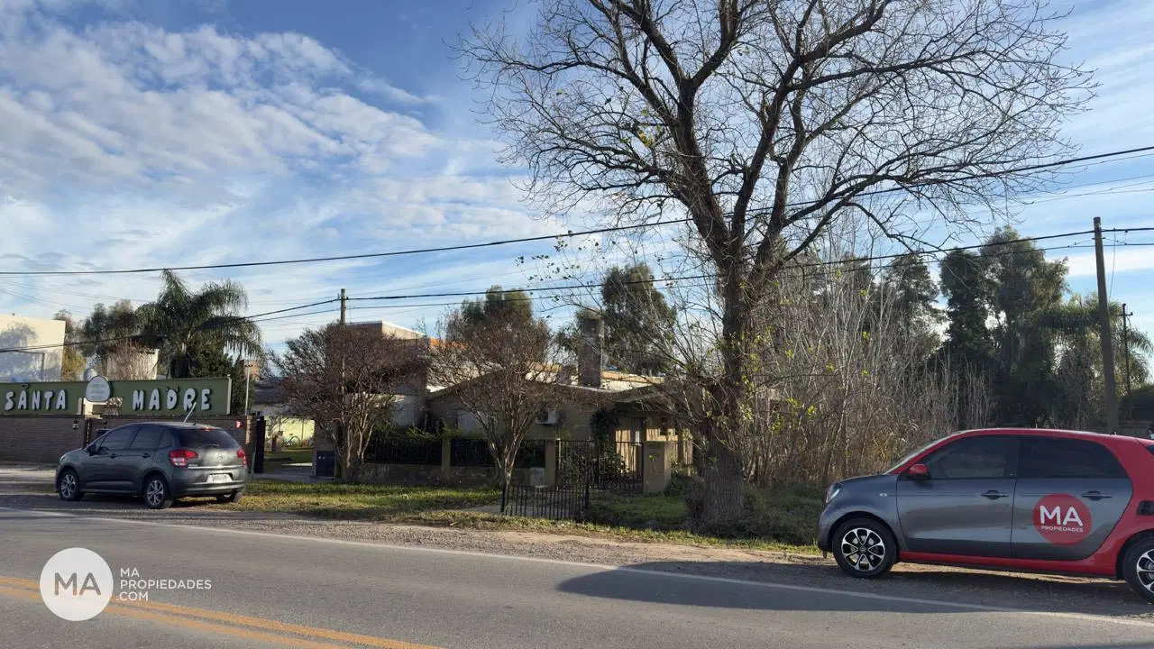 Venta | Lote 300 m² con proyeccion comercial - Av. Illia 200 - Funes 2