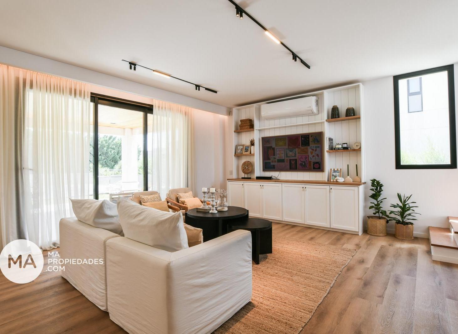 Foto de Venta | Casa de diseño 3 dormitorios con jardín y pileta - Puerto Roldán, imagen 4
