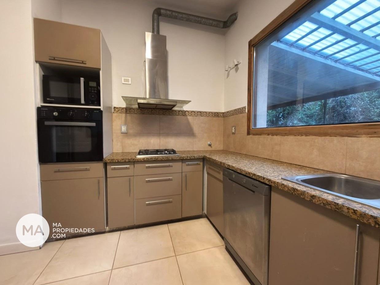 Foto de Alquiler | Casa 3 dormitorios con jardín - San Sebastián - Av. Arturo, imagen 4