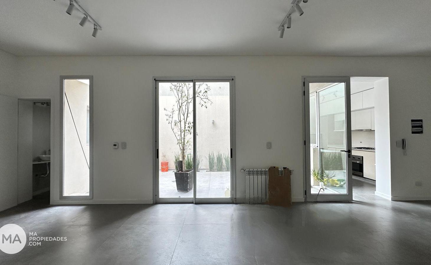 Foto de Venta | Casa de pasillo 3 dormitorios con patio y terraza - Salta 2000, imagen 2