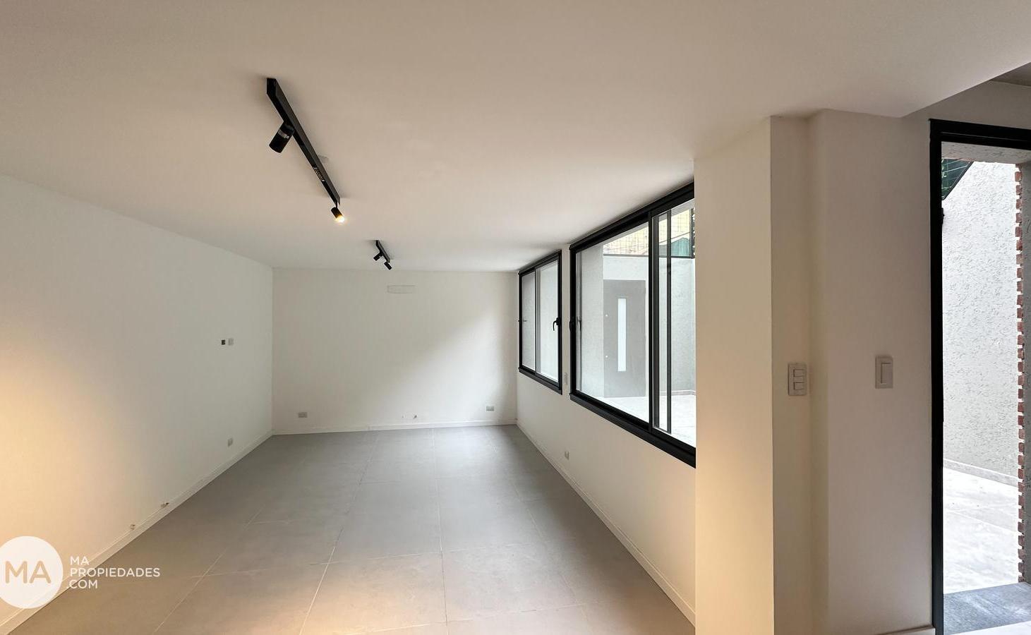 Foto de Venta | Casa de pasillo 2 dormitorios y comodín, terraza, parrillero, imagen 3
