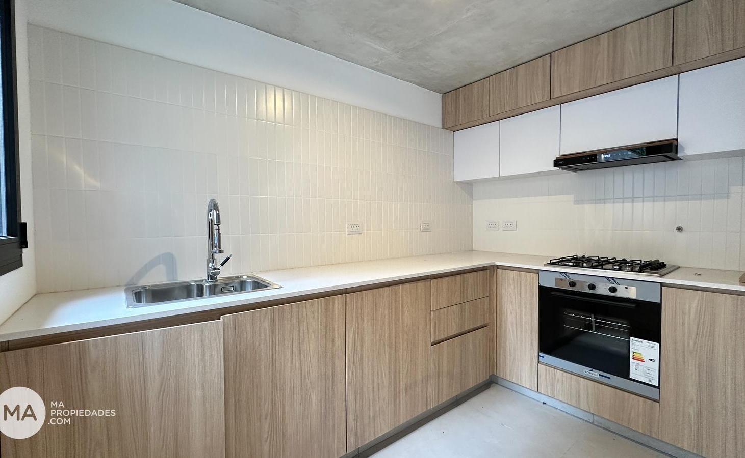 Foto de Venta | Casa de pasillo 2 dormitorios y comodín, terraza, parrillero, imagen 1