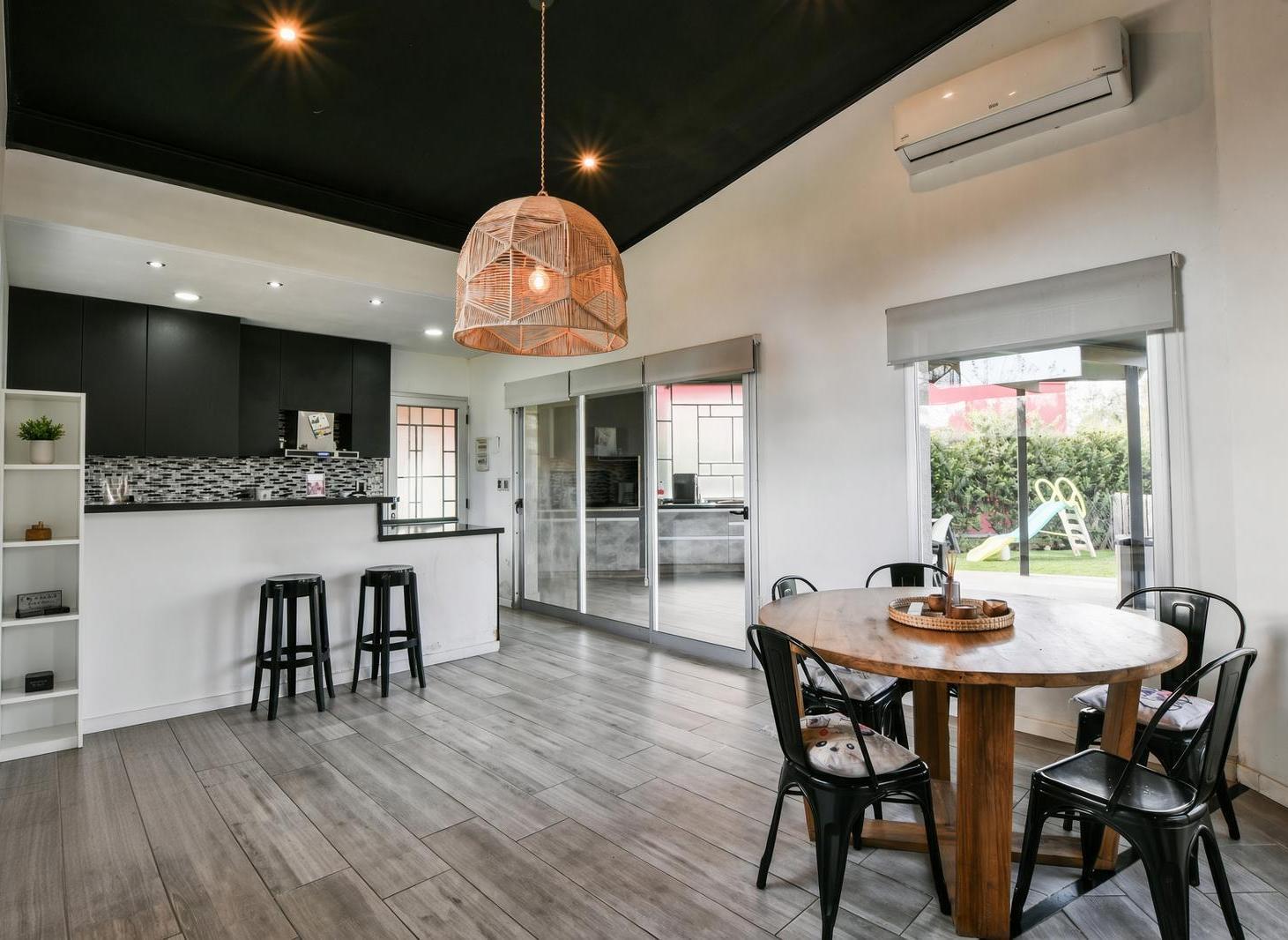 Foto de Venta | Casa 3 Dormitorios en barrio cerrado con jardín y piscina, imagen 1