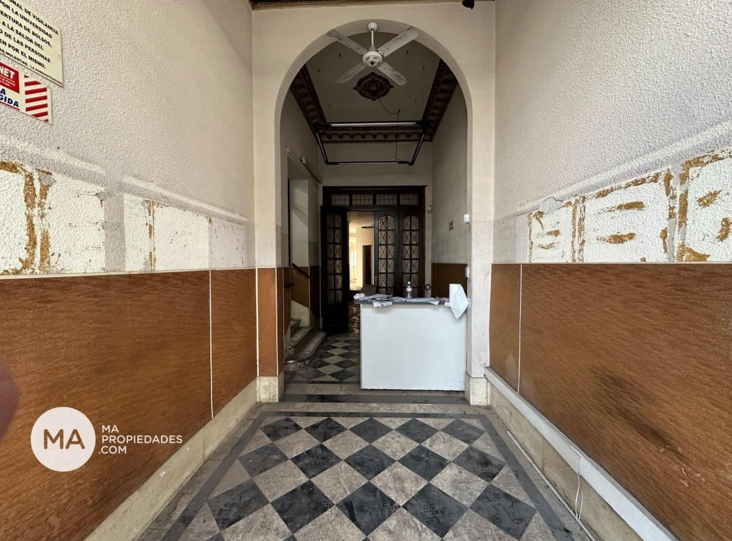 Foto de Venta | Casa apta instituciones o comercios 10 ambientes - Av, imagen 2