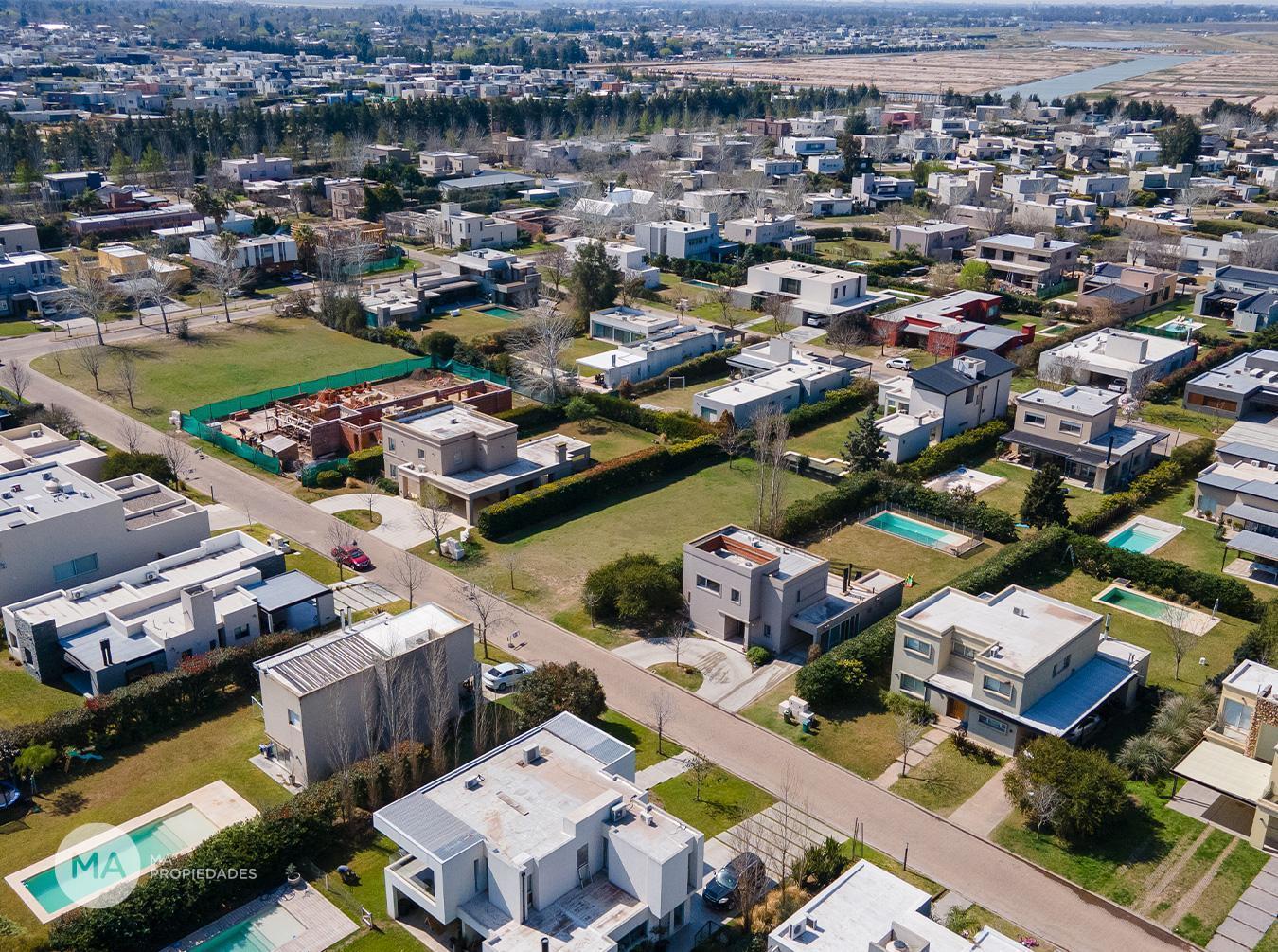 Foto de Venta | Lote 800 m2 con orientación este - Aguadas - Funes, imagen 1