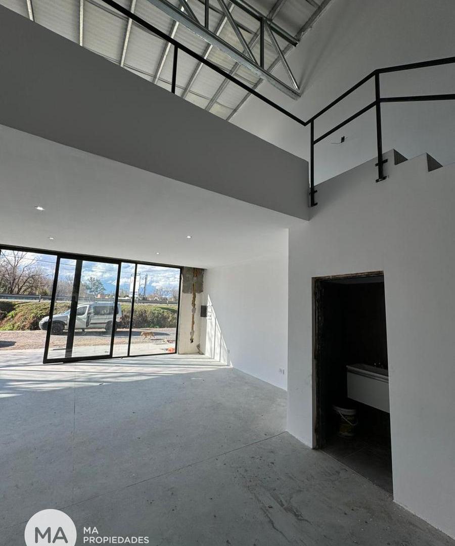 Foto de Local 255 m2 sobre Ruta 9 - Colectora 5400 - Funes | Venta, imagen 3