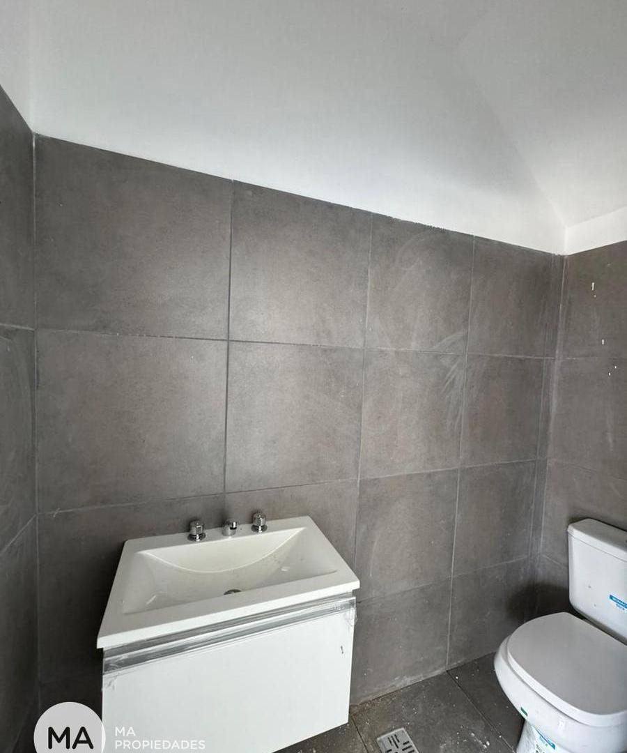 Foto de Local 255 m2 sobre Ruta 9 - Colectora 5400 - Funes | Venta, imagen 1