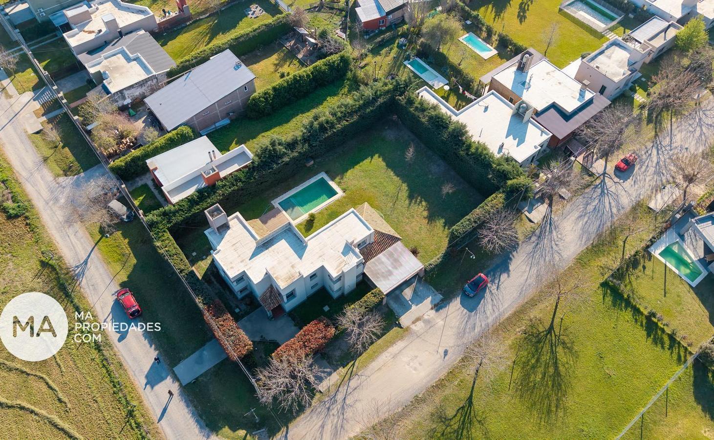 Foto de Venta | Casa 3 dormitorios sobre 2 lotes con más de 1000 m²- Alba 1600, imagen 2