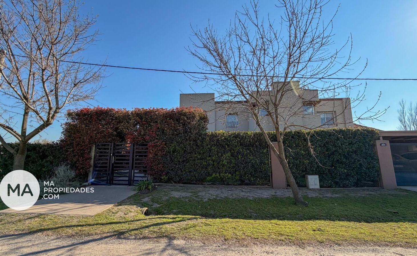 Foto de Venta | Casa 3 dormitorios sobre 2 lotes con más de 1000 m²- Alba 1600, imagen 1
