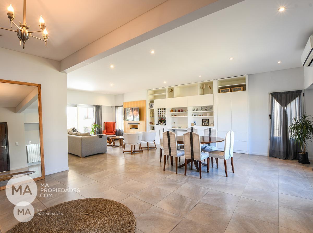 Foto de Alquiler | Casa 4 dormitorios, jardín, piscina - Av. Jorge Newbery 8600, imagen 5