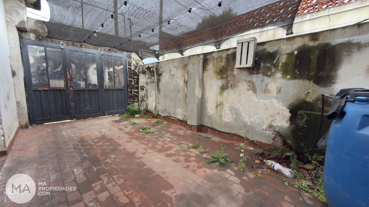 Foto de Venta | Casa 2 dormitorios con patio y cochera a refaccionar - Husares, imagen 4