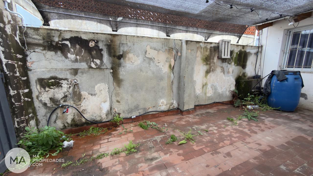 Foto de Venta | Casa 2 dormitorios con patio y cochera a refaccionar - Husares, imagen 3