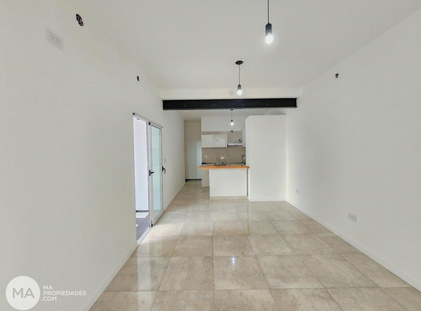 Foto de Venta | Casa 2 dormitorios con patio y quincho - Catamarca 3300 - Luis, imagen 2