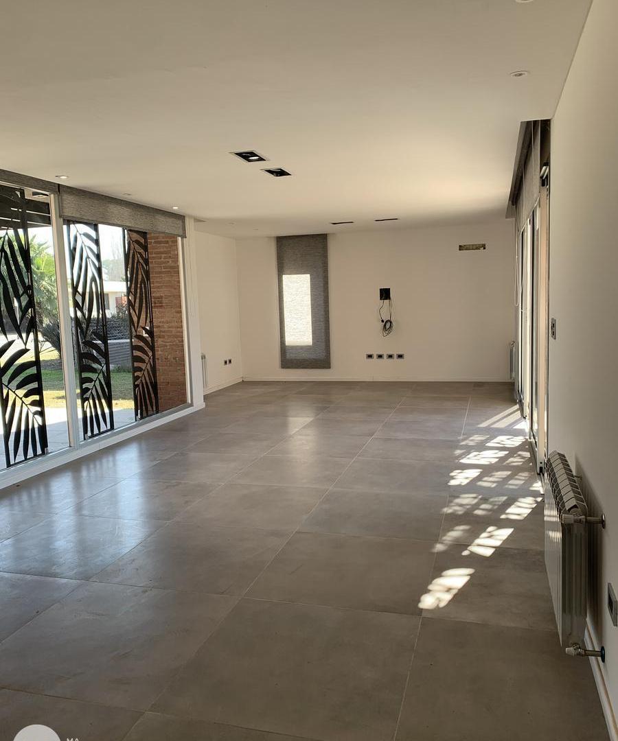 Foto de Venta | Casa de 3 dormitorios con pileta y jardín en Aguadas - Funes, imagen 5