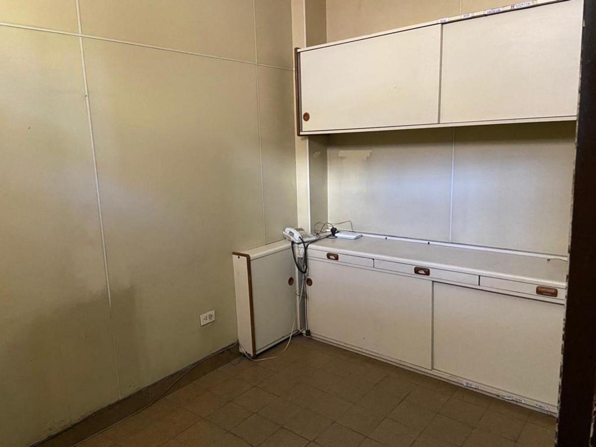 Venta Deposito con Oficina en Pompeya 3