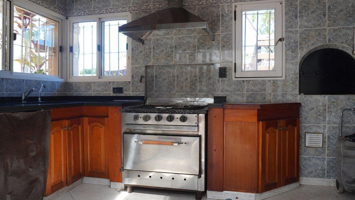 Venta Casa 12 Amb con Pileta en Lomas de Zamora 4