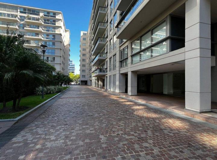 Venta Departamento 4 ambientes en Madero Center 5