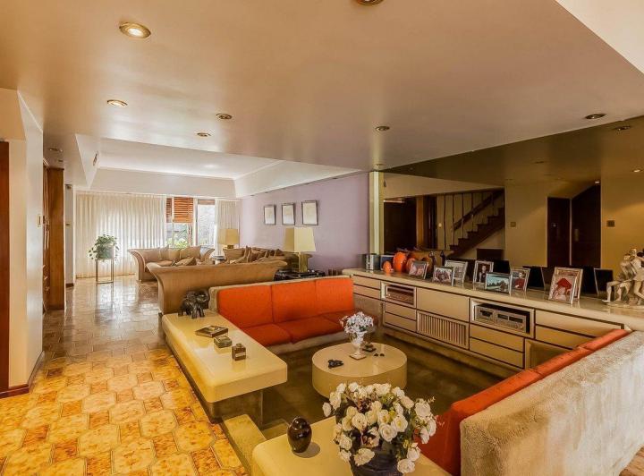 Venta Casa Triplex con cocheras en Flores 3