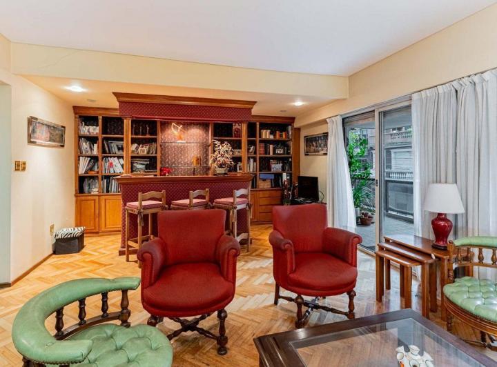 Venta departamento 4 ambientes con balcón Belgrano 3